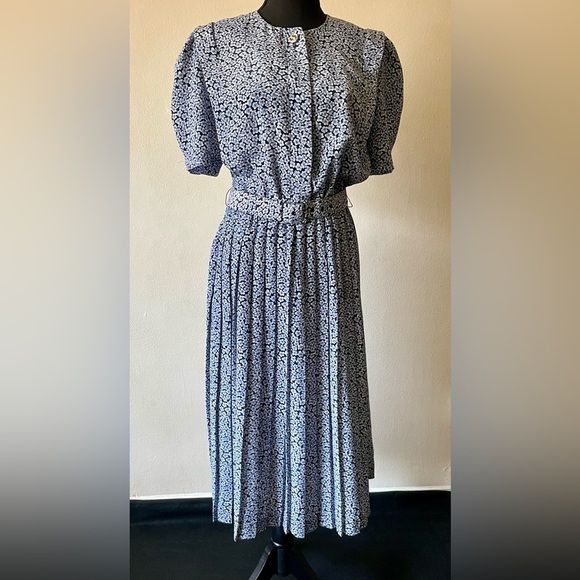 Stuart Alan Dresses & Skirts - Vintage Stuart Alan Petites Women’s Dress Blue Size 9 A-Line Pleated